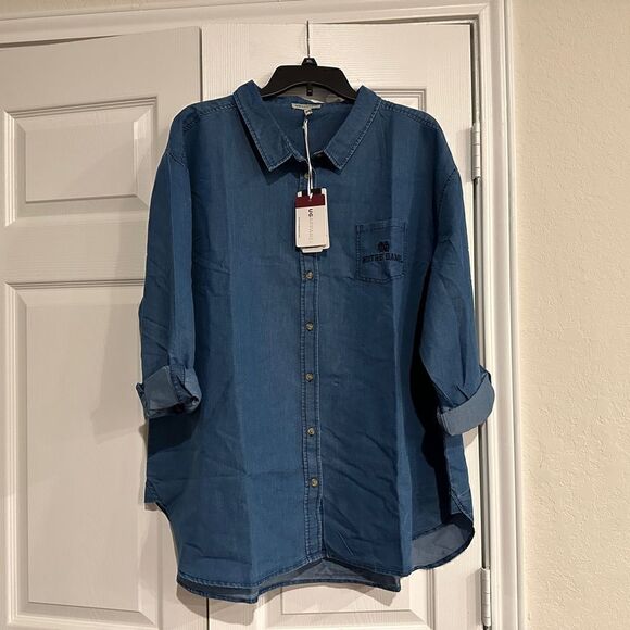 UG Apparel Women's Norte Dame Denim Shirt - Picture 9 of 10